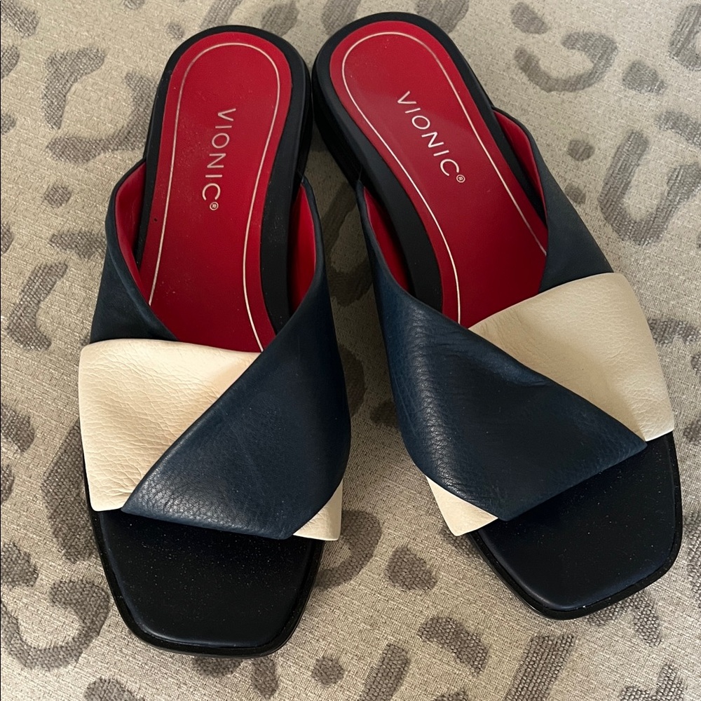 Vionic Women's Navy and Cream Cross-Band Slide Mules